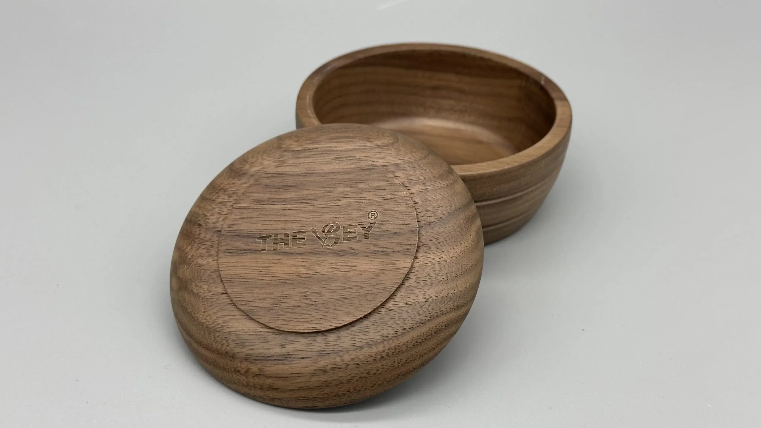 The Bey Rasierseifenschale & Pinsel aus Walnussholz – Traditionelles Rasier-Set